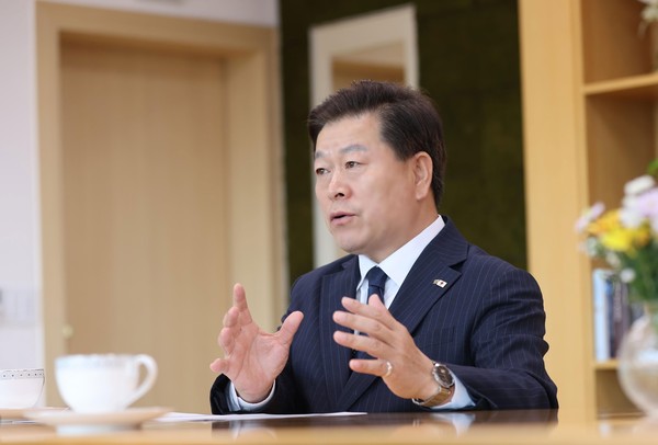 광명시가 정부의 국정기조와 지역 공약을 체계적으로 반영하기 위한 ‘국민주권정부 국정과제 대응 전략 TF팀’을 구성하고 본격적인 전략 수립에 돌입했다. 사진은 박승원 광명시장. (사진제공=광명시)