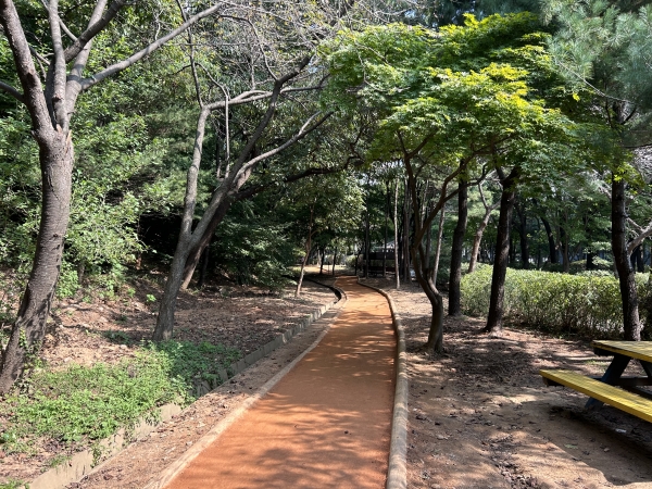 광명시, 맨발로 걷는 도심 속 힐링길 3곳 더 만든다
