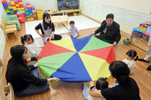 인천 옹진군이 교육 인프라가 부족한 도서·벽지 지역 아동들을 대상으로 '2025년 옹진군 어린이 영어캠프'를 본격 운영한다. (사진제공=옹진군)