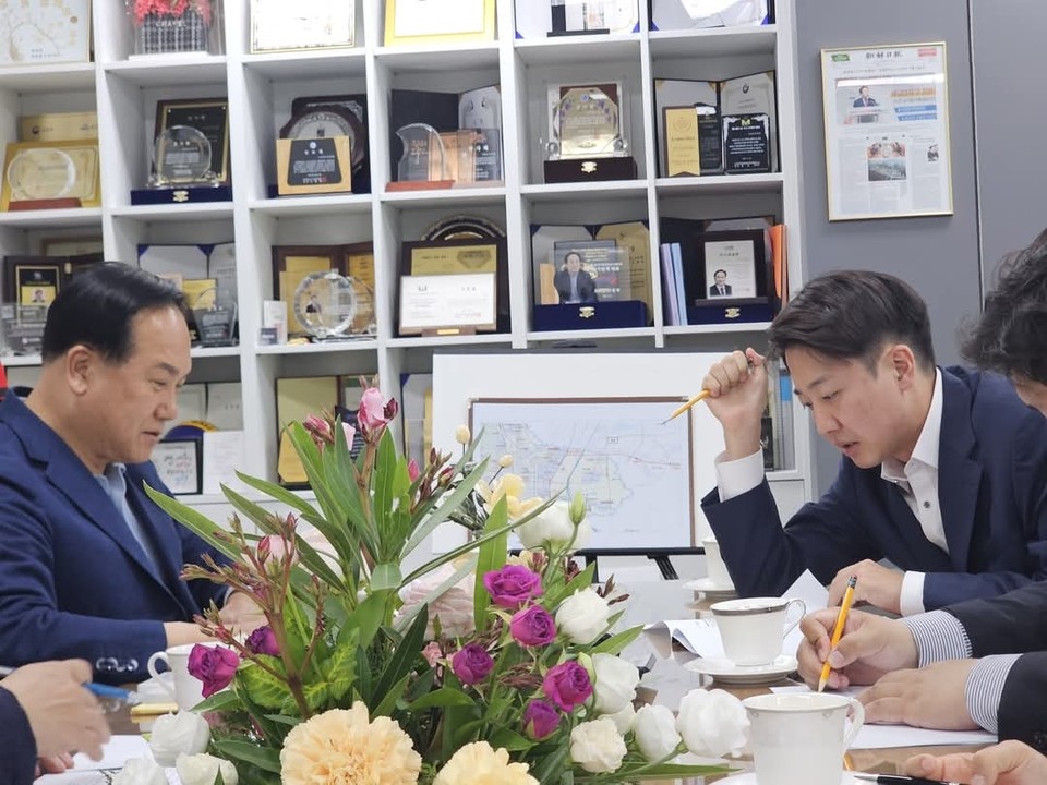 이준석 개혁신당 의원(화성시을)이 오산 인접지역에 건립을 추진 중인 화성 동탄 장지동 유통3부지에 계획된 초대형 물류센터 건립에 강력한 반대 입장을 밝혔다. (사진=이준석 의원 페이스북)