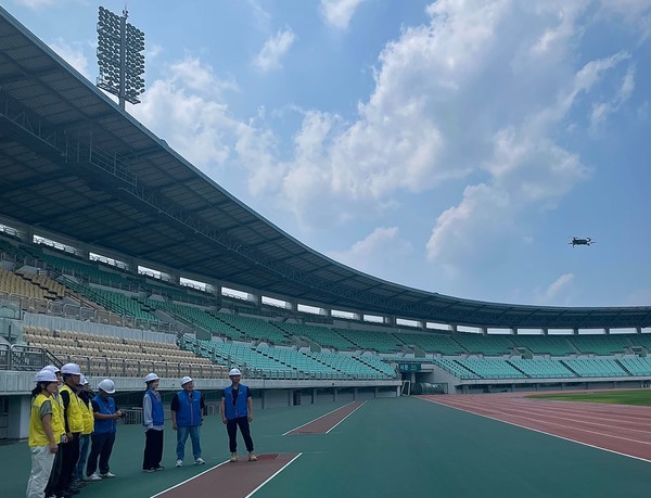 의정부도시공사와 양주도시공사가 풍수해 대비를 위한 합동 시설물 안전점검을 실시하며 공공기관 간 협력 기반의 안전관리 모델 구축에 나섰다.  (사진제공=의정부도시공사)