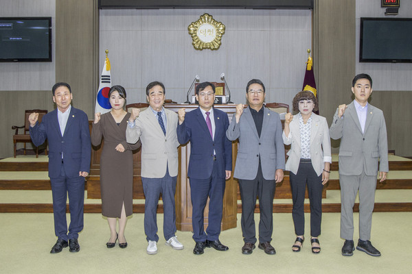 인천 중구의회가 제9대 의회 개원 3주년을 맞아 지난 3년간의 의정 성과를 되돌아보고 ‘구민과 함께하는 신뢰받는 열린 의회’ 실현을 위해 향후 과제에 속도를 낼 방침이다. (사진제공=중구의회)