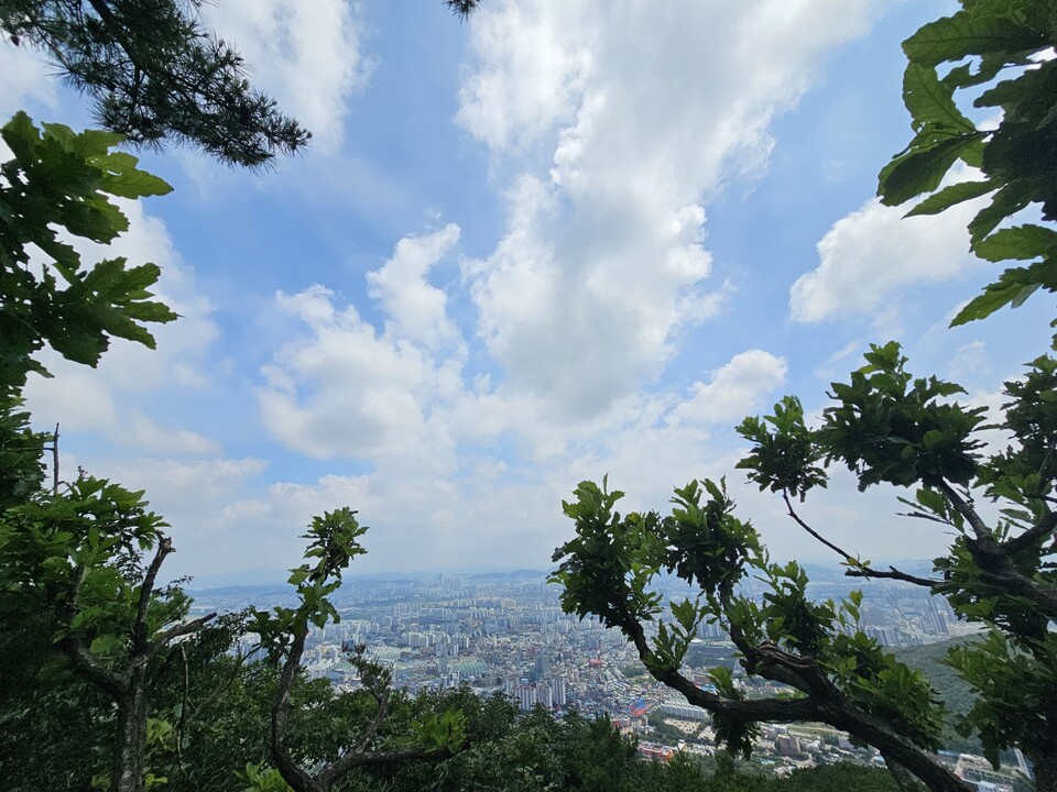 ​​​​​​​8일 화요일 수도권(경기·인천) 지역은 가끔 구름이 많은 가운데, 오후부터 밤 사이에는 소나기가 내리는 곳이 있겠다. (사진=중앙신문 DB)