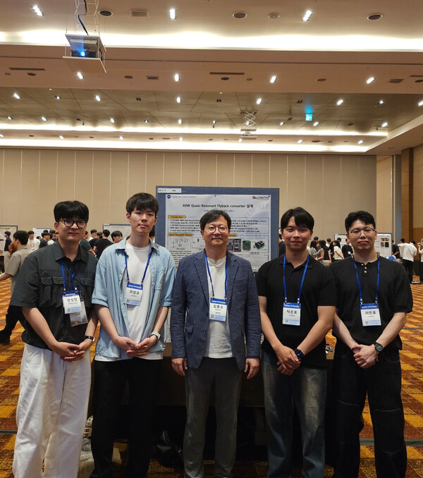대진대학교 전기공학전공 학생들이 전력전자학회가 주관한 ‘제22회 I.E(Intelligent Electronics) 경진대회’에서 대상을 수상하며 창의성과 기술력을 입증했다. (사진제공=대진대학교)