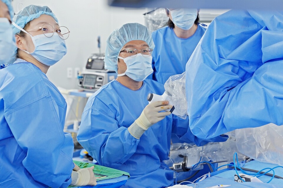 의정부을지대학교병원이 경기동북부지역에서 유일하게 고난도 흉부질환 로봇수술을 시행하며, 로봇수술 거점병원으로 자리매김하고 있다. (사진제공=의정부을지대병원)