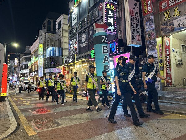 인천 미추홀경찰서는 주안 2030거리 유흥가 일대에서 불법 호객행위를 대폭 근절하는 종합 대책을 시행해 치안 안정화를 이뤄냈다. (사진제공=미추홀경찰서)