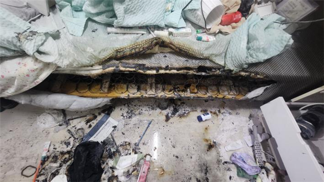 성남시 중원구 성남동의 한 고시원에서 입주자가 관리실장과 말다툼 끝에 불을 지르는 일이 벌어졌다. (사진제공=경기도소방재난본부)