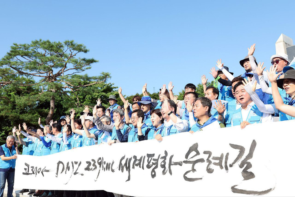 김동연 경기도지사가 광복 80주년을 맞아 28일 파주 임진각에서 열린 경기둘레길 ‘통일걷기’ 출정식에서 “평화와 생태를 생각하는 계기가 되길 바란다”고 밝혔다. (사진제공=경기도)