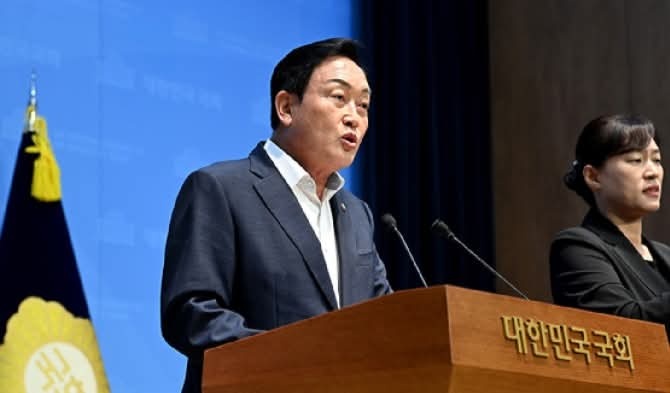 서울양평고속도로와 양평공흥지구 개발 비리 의혹으로 압수수색과 출국금지 조치를 받은 김선교 국민의힘 국회의원(여주시·양평군)이 28일 더불어민주당과 시민단체를 ‘정치공작’의 주체로 규정하고, 이들 관계자에 대해 무고죄로 고소하겠다고 밝혔다. (사진=김선교 국회의원 페이스북)