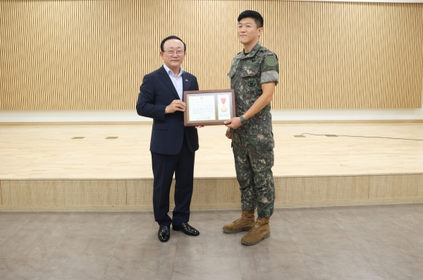 연천군, 폭염 속 노인 생명 살린 군인 표창
