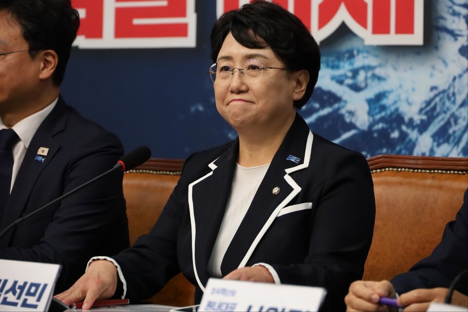 김선민 조국혁신당 대표 권한대행은 11일 국회에서 기자회견을 열고 “조국 전 대표 사면·복권은 국민 덕분이며, 빛의 혁명인 정권교체와 이재명 대통령의 고심어린 결정 덕분”이라고 밝혔다. (사진=김선민 대표 권한대행 페이스북)