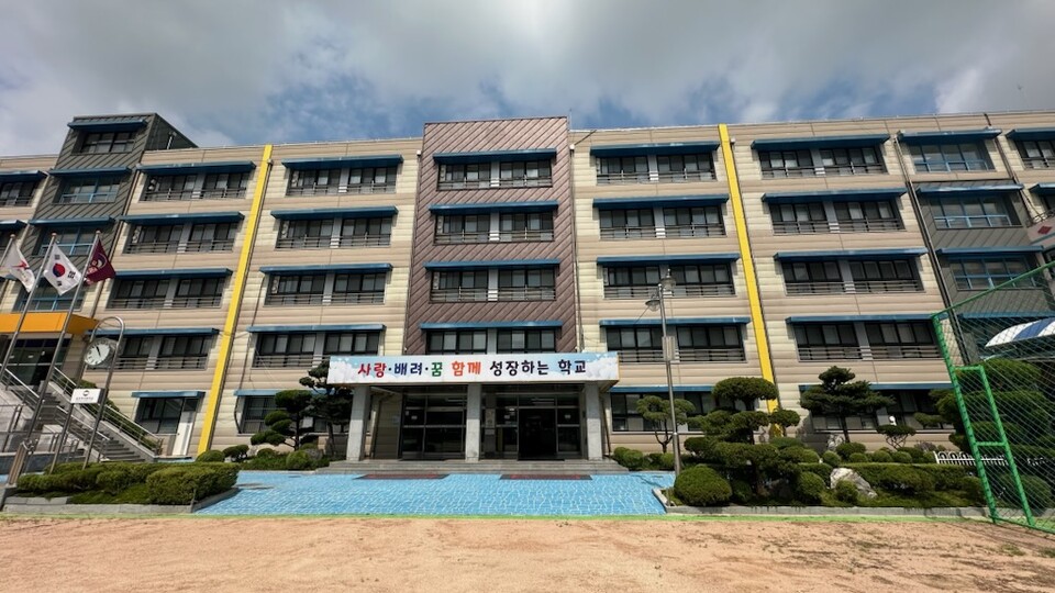 김포 관내 유일한 단성중학교인 김포여자중학교의 남녀공학 전환이 추진된다. 사진은 김포여자중학교 전경. (사진제공=김포교육지원청)