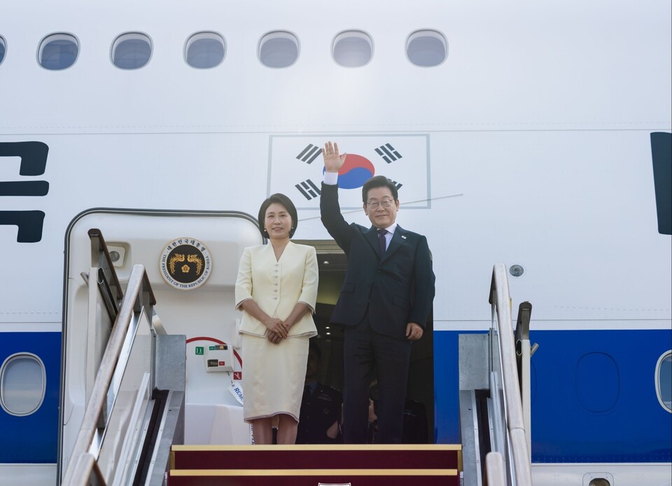 이재명 대통령이 오늘 오전 김혜경 여사와 함께 서울공항을 통해 일본으로 출국했다. (사진제공=대통령실)