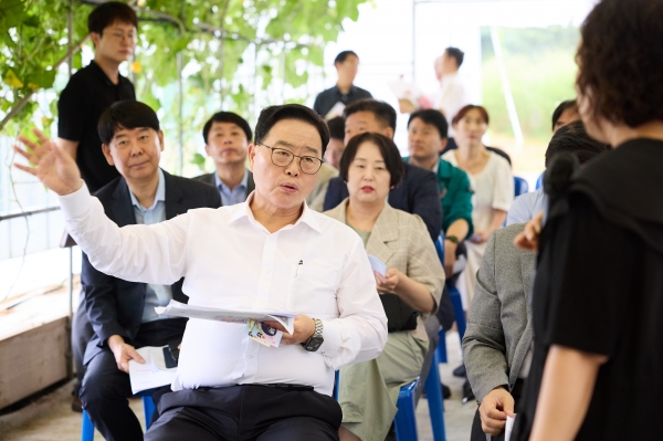 양주시, 나리농원 개장 앞두고 현장 간부회의…‘나리쿠폰’ 으로 지역 소비 견인