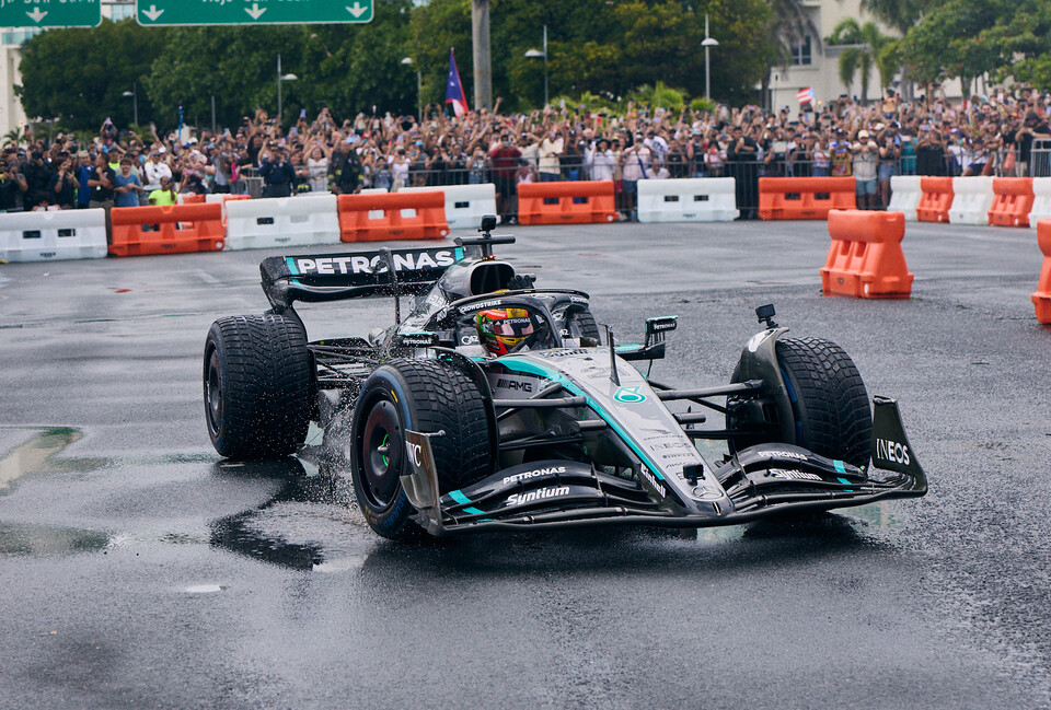 경기도가 세계적인 모터스포츠 F1 쇼런(Show Run·차량 주행 이벤트) 행사를 유치해 내달 12일 용인 스피드웨이(에버랜드)에서 메르세데스 F1팀의 실제 주행을 직관할 수 있다. (사진제공=경기도)