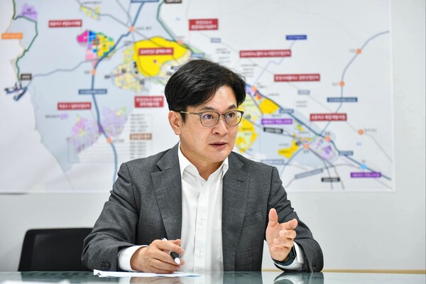 김병수 김포시장이 일산대교 통행료 지원 방안을 공식 발표했다. (사진=김병수 김포시장 페이스북)