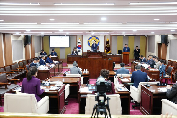 포천시의회가 21일부터 31일까지 제188회 임시회를 열고 내년도 주요 업무계획 보고와 주요사업장 점검, 조례안 심의 등 본격적인 의정활동에 돌입했다. (사진제공=포천시의회)