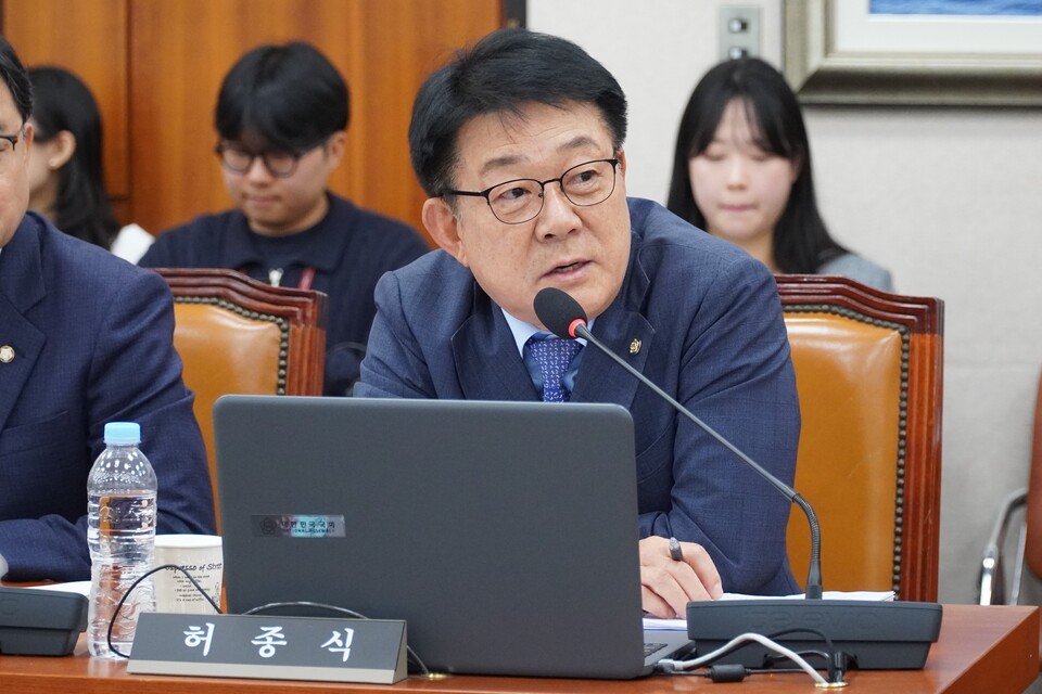 허종식 더불어민주당 의원(산자중기위, 인천 동구·미추홀갑)이 한국전력 자료를 분석해 밝힌 바에 따르면, 2022년 7월부터 2025년 3월까지 송도에서 접수된 전력공급 신청 25건 중 14건(56%)이 불허됐다. 특히 30MW 이상 대규모 전력 신청은 15건 중 12건이 거부되며 불허율 80%를 기록했다. (사진제공=허종식 의원실)