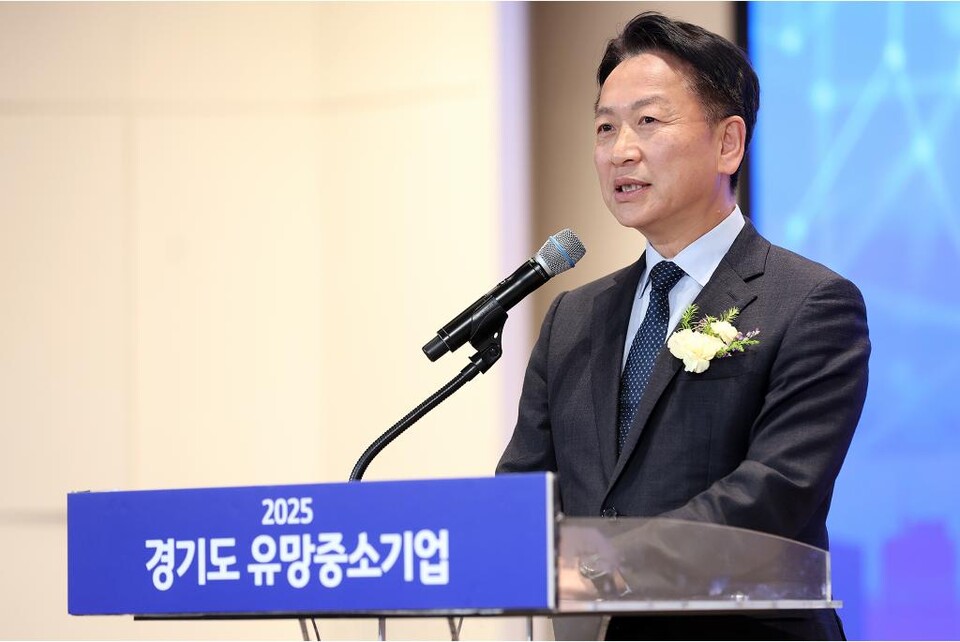 27일 오후 경기도경제과학진흥원에서 열린 '2025년 경기도 유망중소기업 인증서 수여식'에서 고영인 경제부지사가 인사말을 하고 있다. (사진제공=경기도)