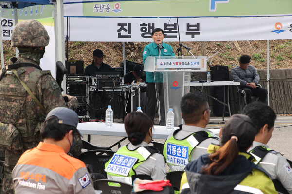 인천 옹진군이 30일 대형 재난 발생 시 신속한 대응과 협업체계 강화를 위해 민·관·군이 함께하는 ‘2025년 재난대응 안전한국훈련’을 실시했다. (사진제공=옹진군)
