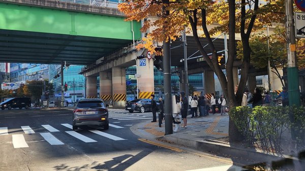 남동구 청능로 사거리 보행자 중심 도로환경 정비사업 완료 개선후