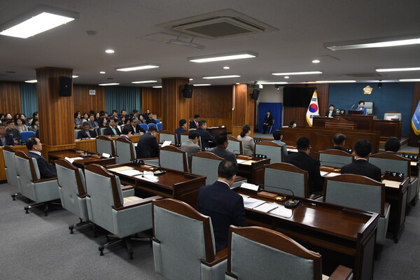 인천 미추홀구의회가 20일 제1차 본회의를 열고 오는 12월18일까지 29일간의 제292회 정례회 일정에 돌입했다. (사진제공=미추홀구의회)
