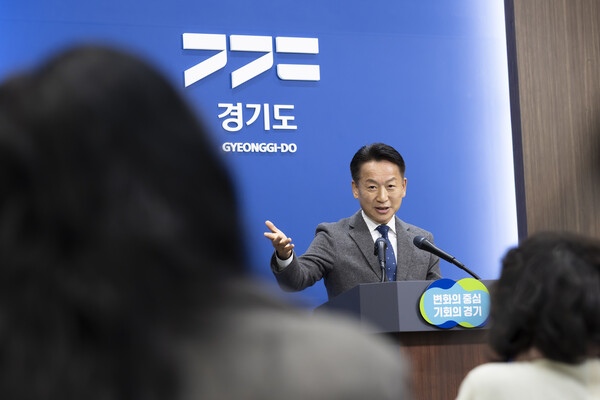 21일 오전 경기도청 브리핑룸에서 고영인 경제부지사가 경기도 복지예산 관련 언론 간담회를 하고 있다.(사진제공=경기도)