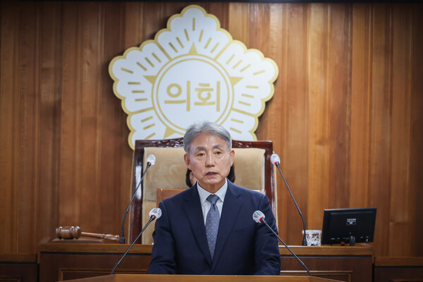 윤환 계양구청장은 25일 열린 제263회 계양구의회 제2차 정례회에서 구정연설을 통해 지난 3년간의 주요 성과를 공유하고, 2026년도 구정 운영 방향을 밝혔다.