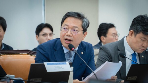쿠팡의 대규모 개인정보 유출 사태를 계기로 과징금 상한을 매출 4퍼센트로 강화하는 법 개정이 추진된다. (사진제공=김승원 의원실)