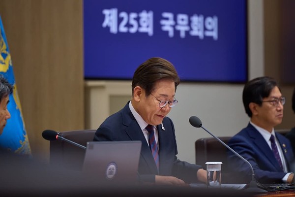 정부가 2차 추경안에 전국민 대상 ‘민생회복지원금’을 지급을 위해 최종 조율중으로 알려졌다. 사진은 이재명 대통령. (사진=이재명 대통령 페이스북)