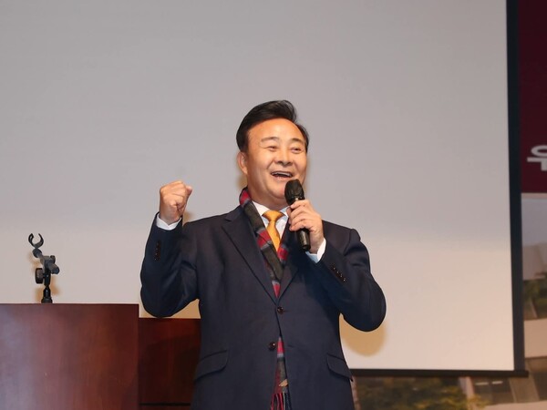 김성제 의왕시장이 심정지 상태로 발견돼 병원으로 이송됐다. (사진=김성제 의왕시장 페이스북)