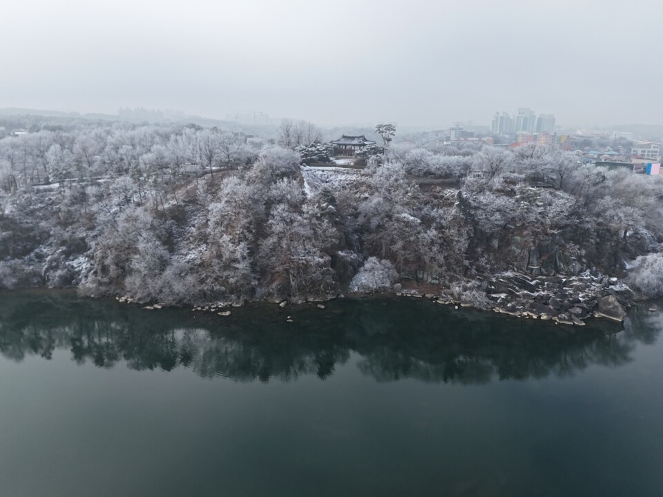 21일 일요일 수도권(인천, 경기 등) 지역은 아침 기온이 영하권에 머물고 낮 기온도 크게 오르지 않아 바람이 불며 쌀쌀하겠으나, 하늘은 대체로 맑겠다. (사진=중앙신문 DB)