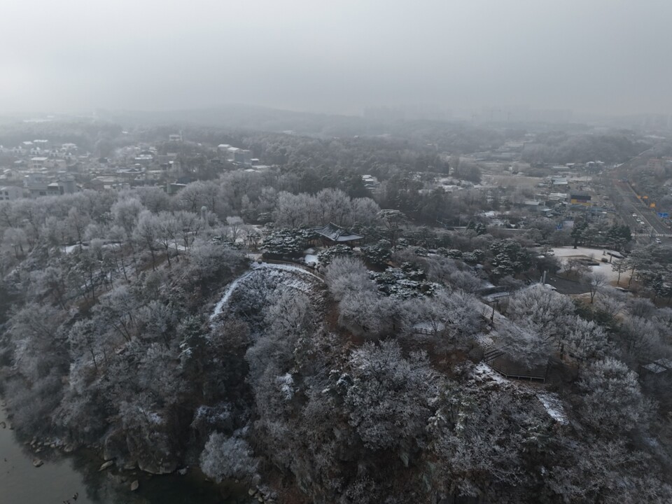 절기상 동지인 22일 월요일 수도권(인천, 경기 등) 지역은 아침 기온이 낮아 춥겠고, 대체로 맑다가 낮부터 차차 구름이 많아지겠다. (사진=중앙신문 DB)