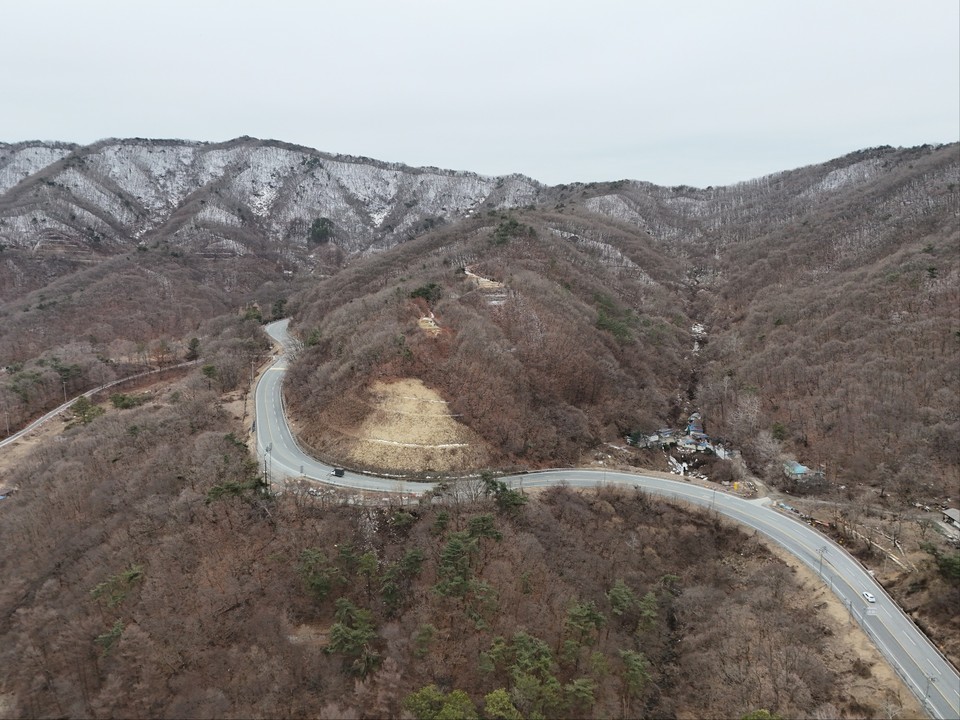 6일 화요일 수도권(인천, 경기 등) 지역은 대체로 맑다가 낮부터 차차 흐려지겠다. 일부 지역에 건조주의보가 이어지는 가운데 아침 기온은 영하권에 머물며 바람까지 불어 체감 추위가 지속되겠다. (사진=중앙신문DB)