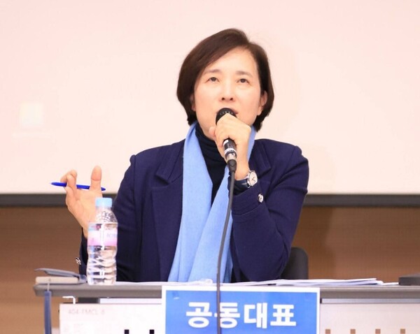 경기도교육감 선거 출마를 준비 중인 유은혜 전 사회부총리 겸 교육부 장관이 7일 임태희 경기도교육감과 학교폭력대책심의위원회 관계자들을 직무유기 및 위계에 의한 공무집행방해 혐의로 경찰에 고발했다. (사진=유은혜 전 장관 페이스북)