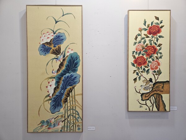 광명도서관이 오는 30일까지 도서관 1층 아트갤러리에서 솔뫼 민화동아리의 한국 전통민화 전시 ‘케이(K)민화–따스한 빛, 머무는 자리’를 개최한다. (사진제공=광명시)