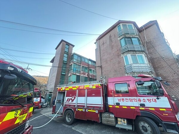 8일 오후 3시41분께 광주시 남종면의 한 빌라 창고에서 불이 나 약 21분 만에 진화됐다. 인명피해는 없었다. (사진제공=경기도소방재난본부)