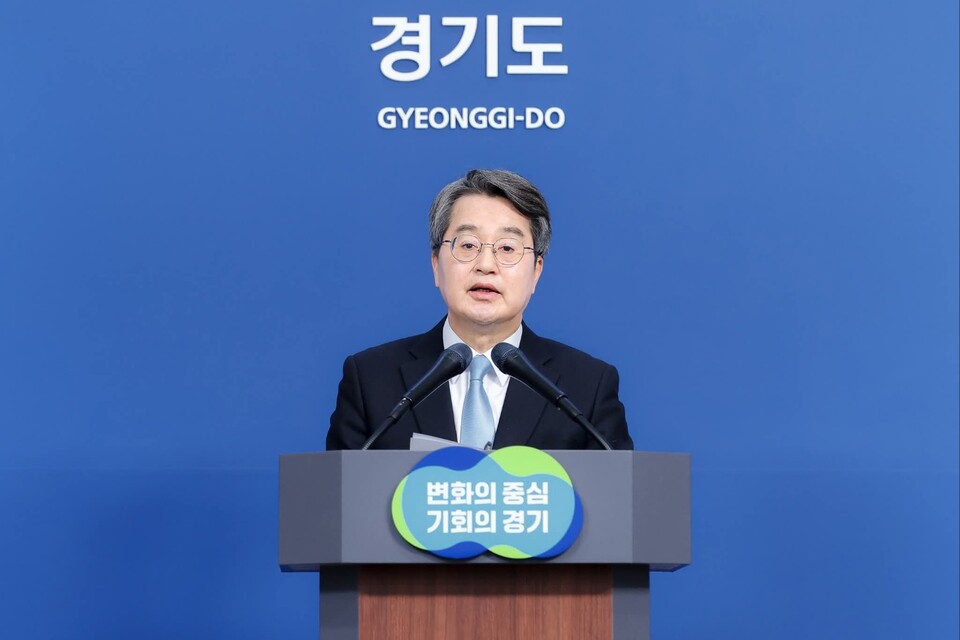 김동연 경기도지사는 서울 시내버스 파업과 관련한 기자회견에서 “서울로 출퇴근하는 경기도민들이 큰 불편을 겪고 있다”며 “도민의 이동권을 지키기 위해 즉각적인 수송 대책을 가동했다”고 밝혔다. (사진=김동연 경기지사 페이스북)