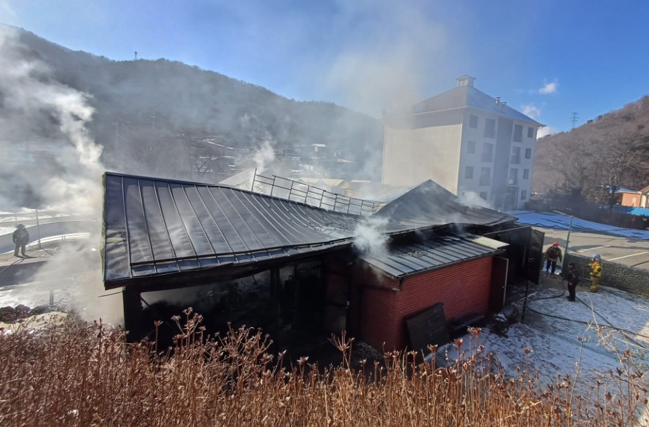 20일 오후 1시4분께 동두천시 탑동동의 한 카페에서 불이 났으나 인명피해는 발생하지 않았다. (사진제공=경기도북부소방재난본부)