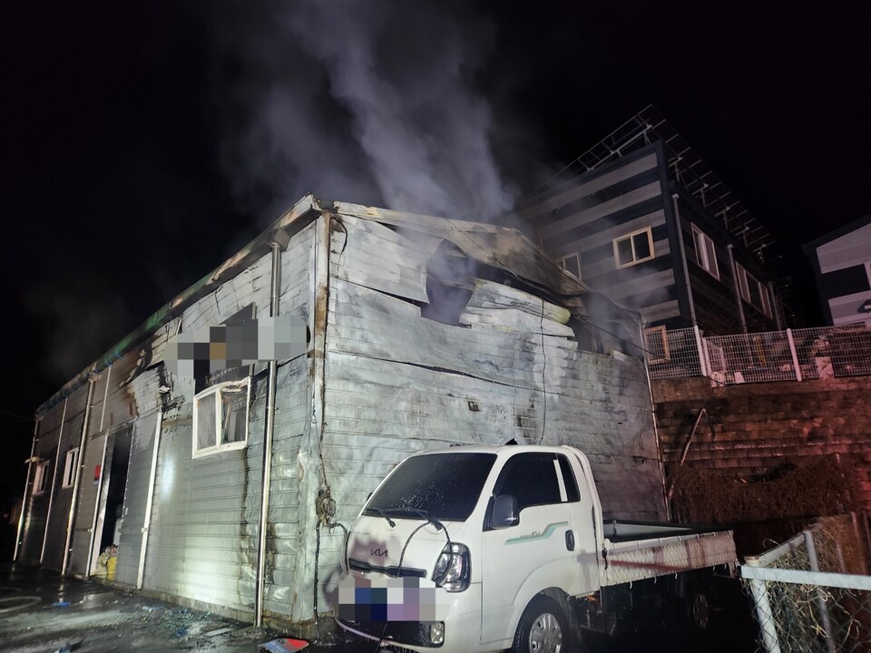 22일 오전 5시20분께 양주시 남면의 한 공장에서 불이 나 약 50분 만에 진화됐다. (사진제공=경기도북부소방재난본부)