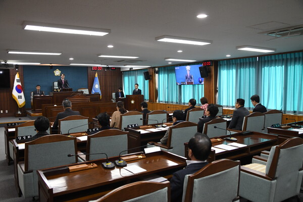 인천 미추홀구의회가 제293회 임시회를 개회하고 결산검사위원 선임과 조례안 심의, 주요업무보고 청취 등을 통해 구정 전반 점검에 나섰다. (사진제공=미추홀구의회)