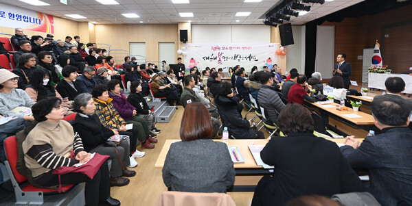 인천 연수구가 새해 구정 운영 방향을 주민과 공유하고 지역 현안을 직접 듣는 동 행정복지센터 연두방문 일정을 성공적으로 마무리했다. (사진제공=연구수)