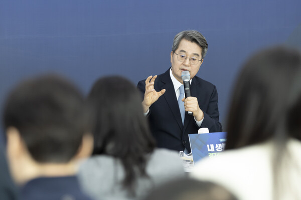 2일 오전 경기도청 단원홀에서 김동연 경기도지사가 신년 기자간담회를 하고 있다. (사진제공=경기도)