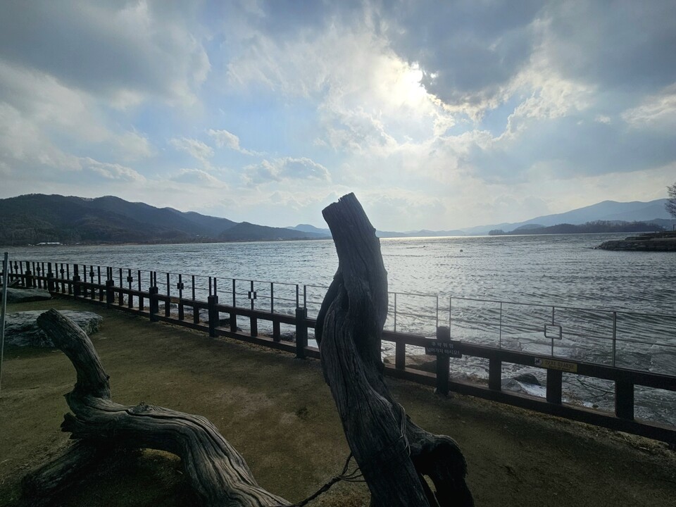 절기상 입춘인 4일 수요일 수도권(인천, 경기 등) 지역은 대체로 흐린 날씨를 보이겠으며, 오후에는 경기북동부를 중심으로 눈이 날리거나 빗방울이 떨어지겠다. (사진=중앙신문 DB)