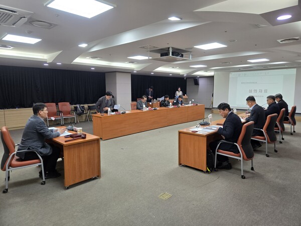 한국남동발전 영흥발전본부가 9일 옹진군청 회의실에서 ‘2026년도 제1차 옹진군-영흥발전본부 발전소주변지역 지원사업 심의지역위원회’를 개최했다. (사진제공=영흥발전본부)