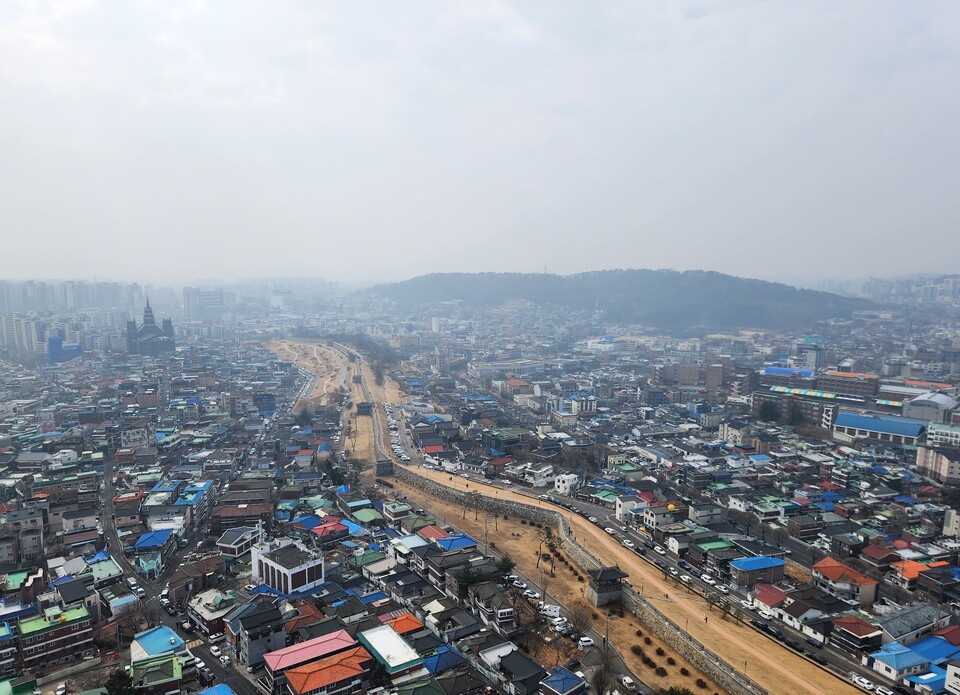 23일 월요일 수도권(인천, 경기 등) 지역은 찬 공기가 유입되면서 기온이 낮아져 춥겠다. 하늘은 대체로 맑다가 낮부터 차차 흐려지겠다. (사진=중앙신문 DB)