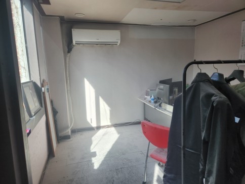 23일 오전 10시14분께 수원시 장안구 조원동의 한 근린생활시설 건물에서 불이 났으나 관계인이 소화기로 자체진화해 인명피해는 발생하지 않았다. (사진제공=경기도소방재난본부)