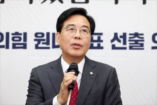 송언석 국민의힘 원내대표가 27일 “대한민국이 전체주의적 독재 국가 단계에 접어들었다”고 주장하자, 더불어민주당은 “국민의힘이 독재를 운운할 자격이 있느냐”고 반박했다. (사진=송언석 원내대표 페이스북)
