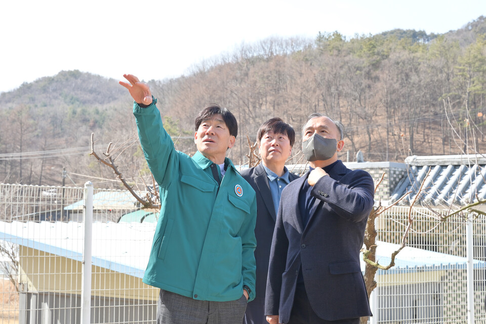김광덕 여주시 부시장이 제10대 부시장 취임 및 2026년 새해를 맞아 2월5일부터 3월5일까지 12일간 12개 읍·면·동을 방문해 직원들을 격려하고, 주요 현안사업과 재난취약지역을 점검하는 현장 행정을 펼쳤다. (사진제공=여주시)