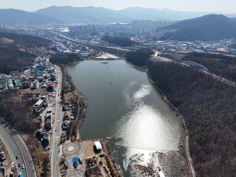 8일 오전 11시30분께 찾은 광주시 중대동에 자리한 중대물빛공원은 약 14년 전인 지난 2012년 8월 조성된 광주시 최초의 수변형 도시공원이다. (사진=김광섭 기자)